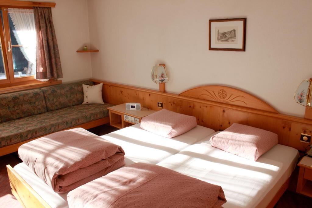 Hotel Soliva Sedrun Room photo